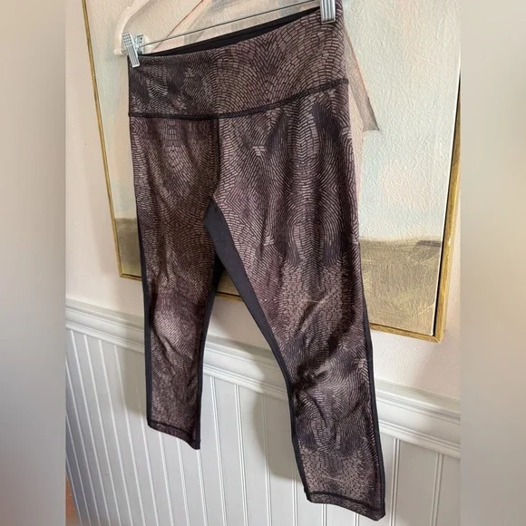 LULULEMON Wunder Under Crop II *Full-On Luon Golden Godess Cashew Multi Size 6 - Picture 8 of 11